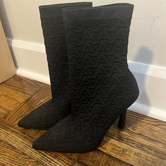 ALDO- VARSAVAS Sock boot Wmns Size 6 - Picture 2 of 5